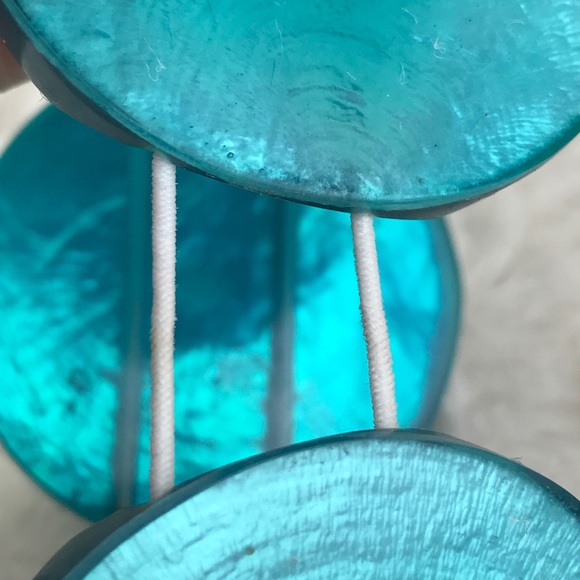 Blue Iridescent Circle Stretch Fashion Bracelet - Picture 8 of 8